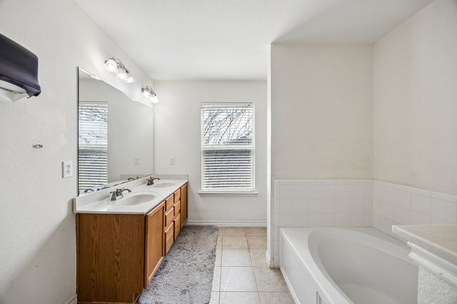 4706 Creekview Lane, Balch Springs, TX 75180