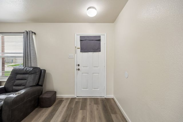 4706 Creekview Lane, Balch Springs, TX 75180