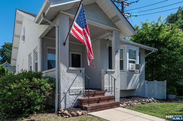 77 E Clinton Avenue, Bergenfield, NJ 07621