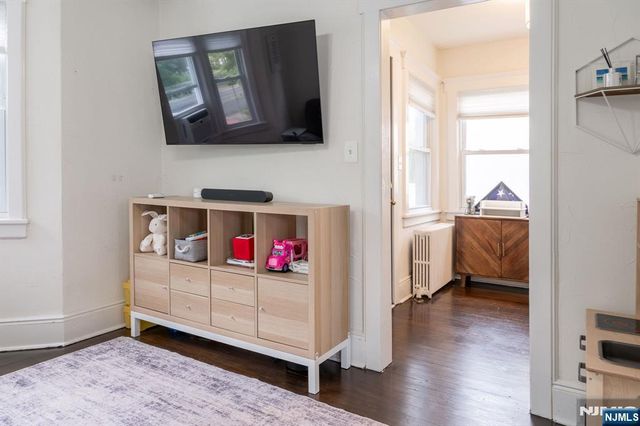 77 E Clinton Avenue, Bergenfield, NJ 07621