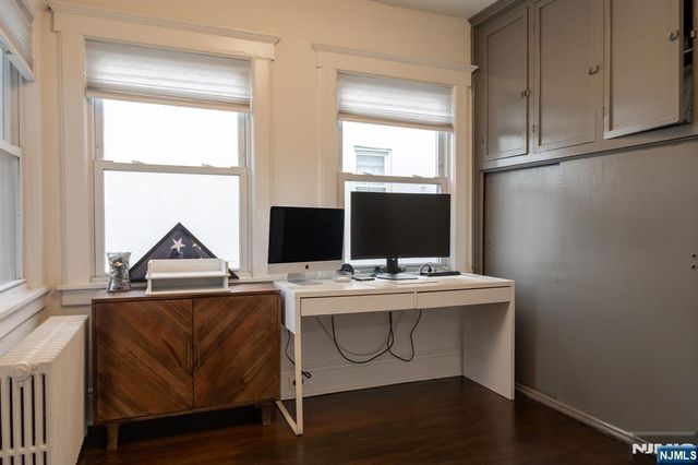 77 E Clinton Avenue, Bergenfield, NJ 07621