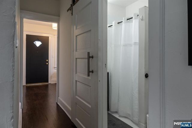 77 E Clinton Avenue, Bergenfield, NJ 07621