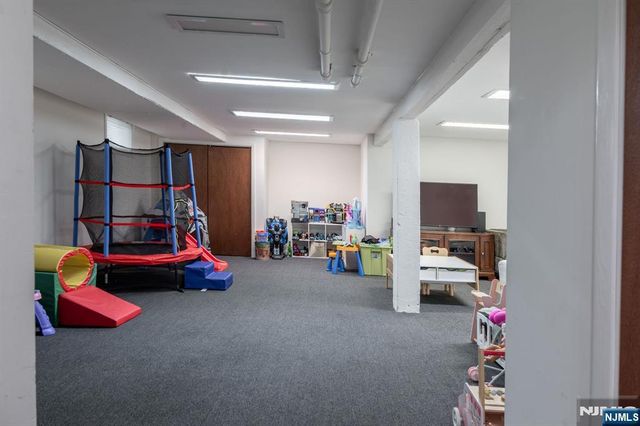 77 E Clinton Avenue, Bergenfield, NJ 07621