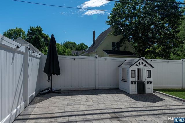 77 E Clinton Avenue, Bergenfield, NJ 07621