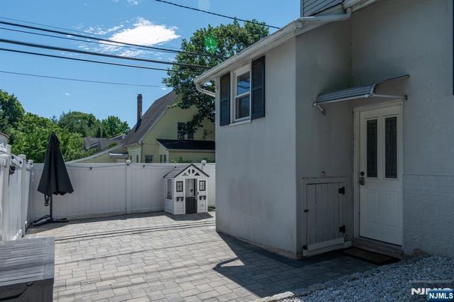 77 E Clinton Avenue, Bergenfield, NJ 07621
