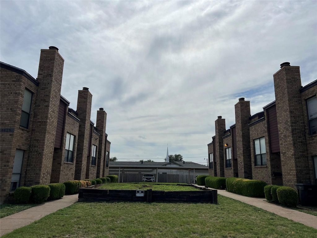 4825 DIAZ Avenue 3, Fort Worth, TX 76107