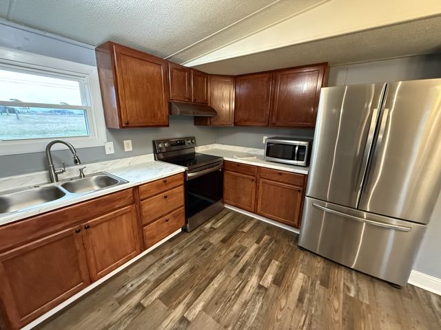 17 Partin Place Ln, Hillsboro, TN 37342