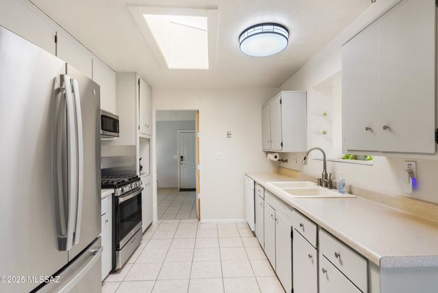 27 NW Freihage Drive, Sierra Vista, AZ 85635