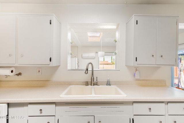 27 NW Freihage Drive, Sierra Vista, AZ 85635