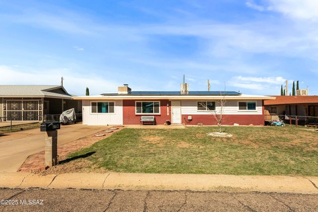 27 NW Freihage Drive, Sierra Vista, AZ 85635
