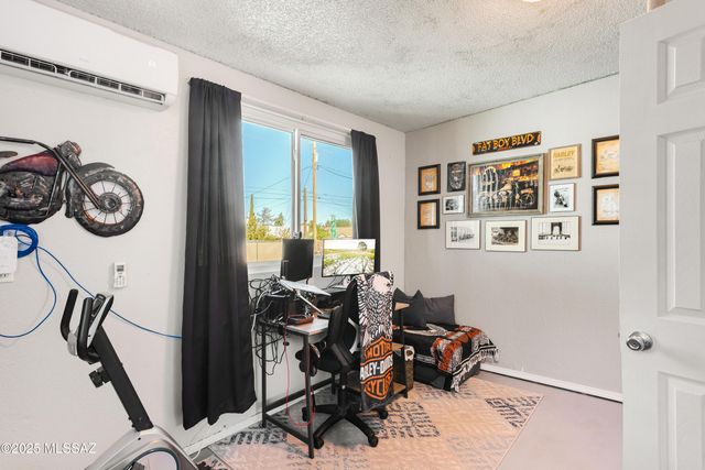 27 NW Freihage Drive, Sierra Vista, AZ 85635