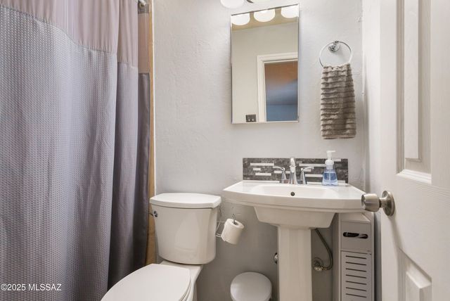 27 NW Freihage Drive, Sierra Vista, AZ 85635