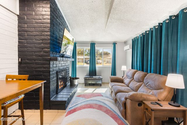 27 NW Freihage Drive, Sierra Vista, AZ 85635