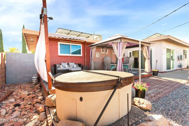 27 NW Freihage Drive, Sierra Vista, AZ 85635