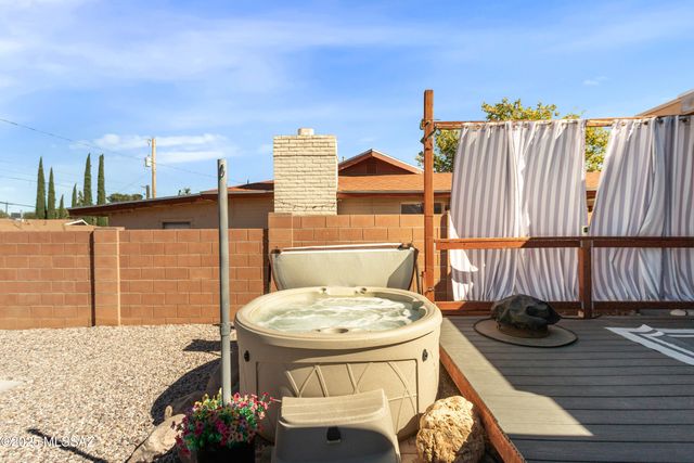 27 NW Freihage Drive, Sierra Vista, AZ 85635