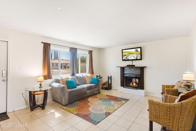 27 NW Freihage Drive, Sierra Vista, AZ 85635