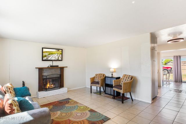 27 NW Freihage Drive, Sierra Vista, AZ 85635