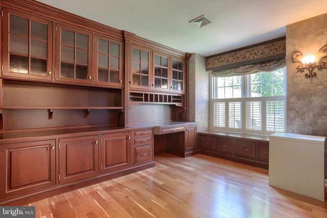 29 CAMBRIDGE DR, Hershey, PA 17033