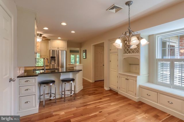 29 CAMBRIDGE DR, Hershey, PA 17033