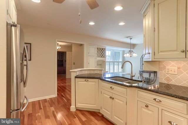 29 CAMBRIDGE DR, Hershey, PA 17033