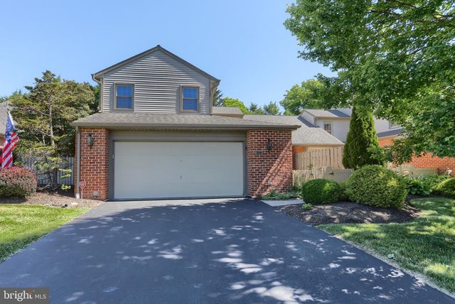 29 CAMBRIDGE DR, Hershey, PA 17033