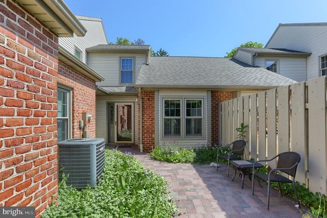 29 CAMBRIDGE DR, Hershey, PA 17033