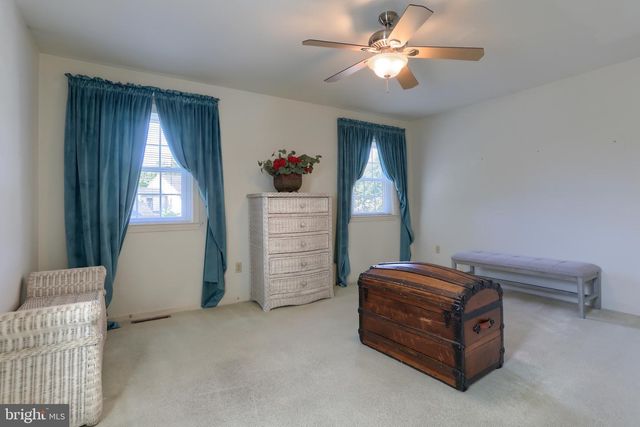 29 CAMBRIDGE DR, Hershey, PA 17033