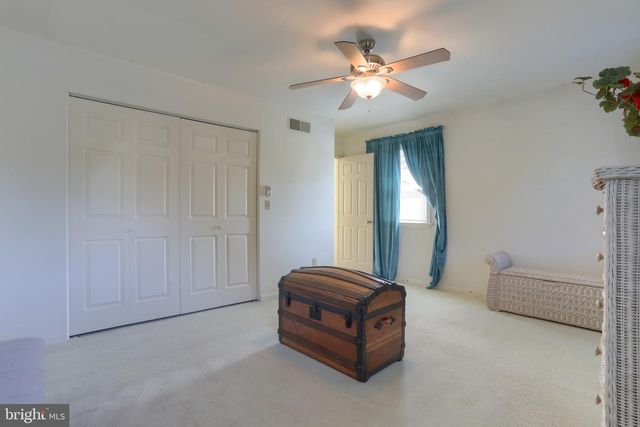 29 CAMBRIDGE DR, Hershey, PA 17033