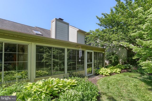 29 CAMBRIDGE DR, Hershey, PA 17033
