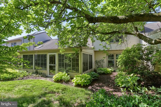 29 CAMBRIDGE DR, Hershey, PA 17033