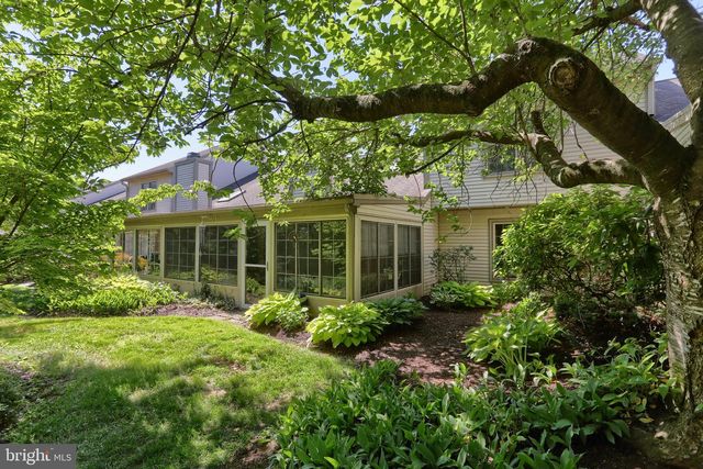 29 CAMBRIDGE DR, Hershey, PA 17033