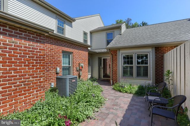 29 CAMBRIDGE DR, Hershey, PA 17033