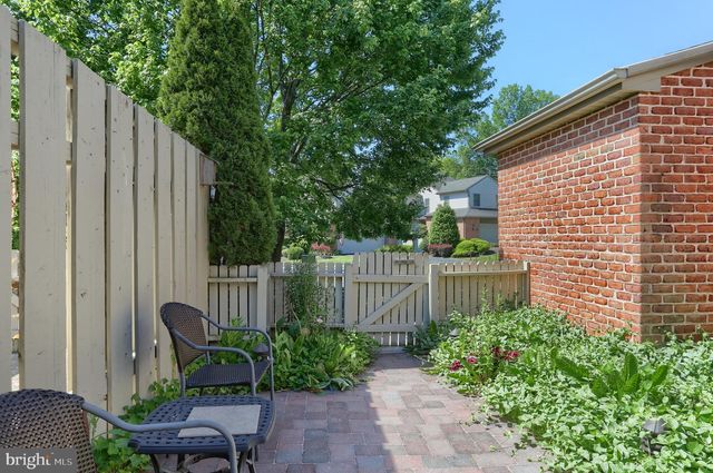 29 CAMBRIDGE DR, Hershey, PA 17033