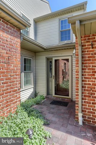 29 CAMBRIDGE DR, Hershey, PA 17033