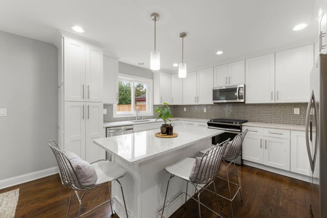 383 Elm Street, Glen Ellyn, IL 60137