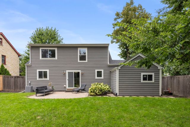 383 Elm Street, Glen Ellyn, IL 60137
