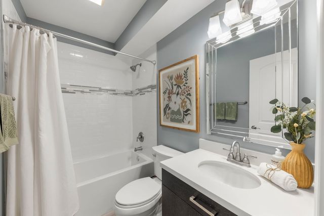 383 Elm Street, Glen Ellyn, IL 60137
