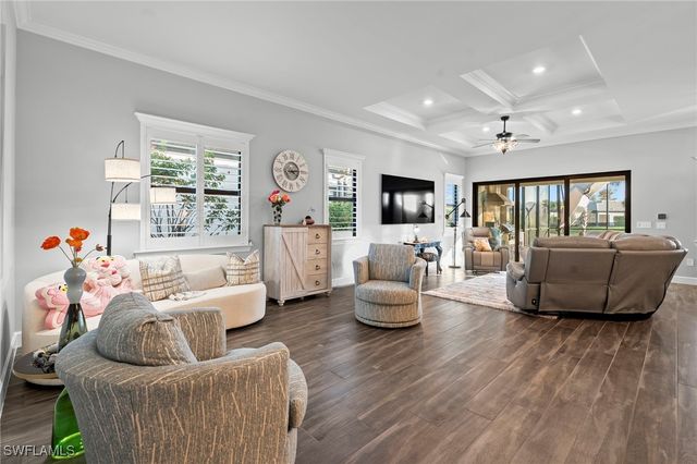 9811 Everglades DR, Naples, FL 34120