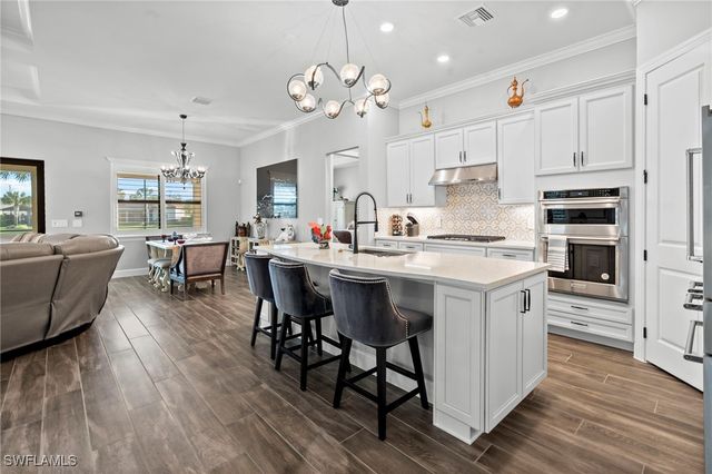 9811 Everglades DR, Naples, FL 34120