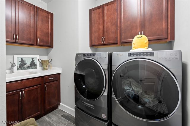 9811 Everglades DR, Naples, FL 34120