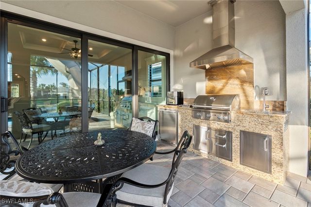 9811 Everglades DR, Naples, FL 34120