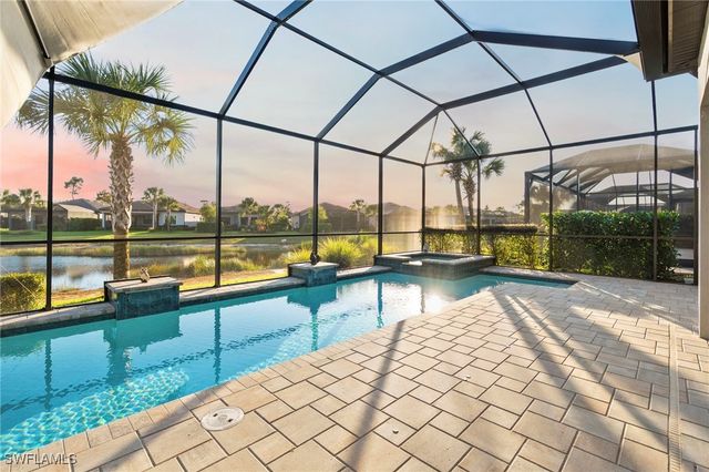 9811 Everglades DR, Naples, FL 34120