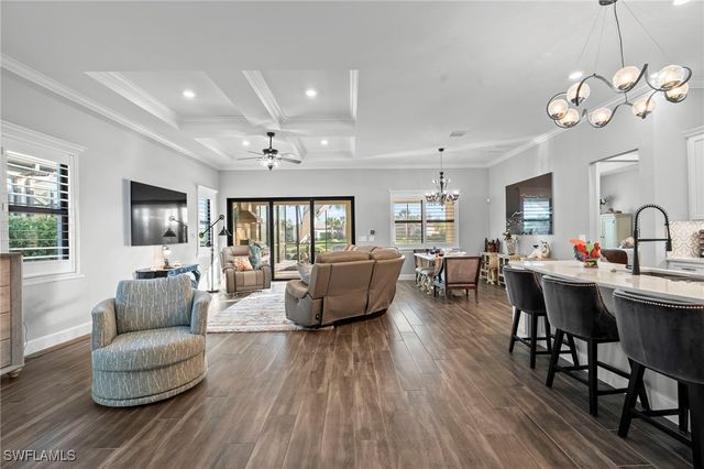 9811 Everglades DR, Naples, FL 34120