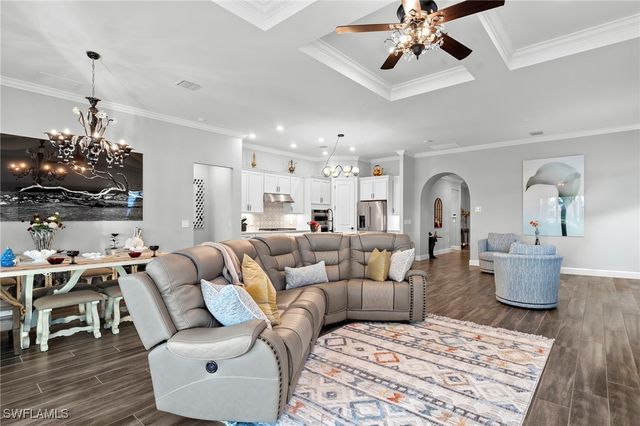 9811 Everglades DR, Naples, FL 34120