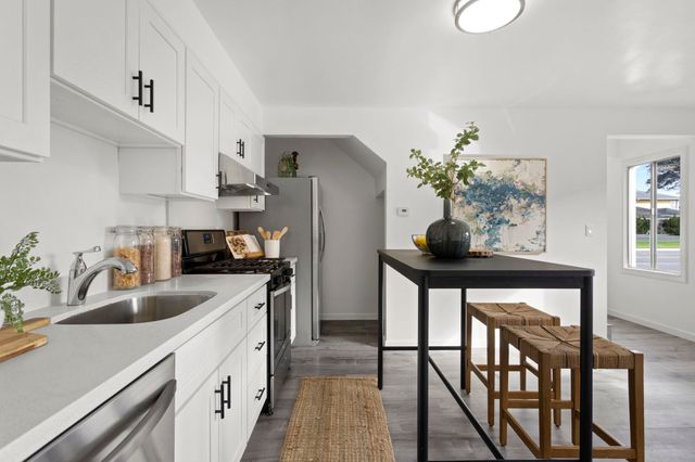 1815 Second Street, Alameda, CA 94501