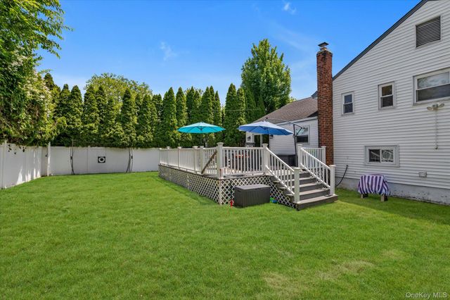 3727 Regent Lane, Wantagh, NY 11793