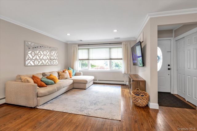 3727 Regent Lane, Wantagh, NY 11793