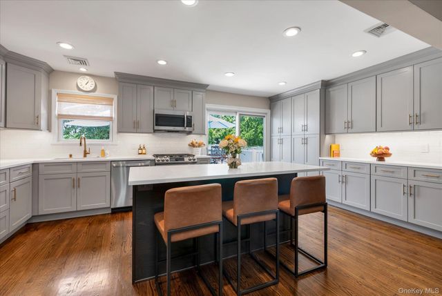 3727 Regent Lane, Wantagh, NY 11793
