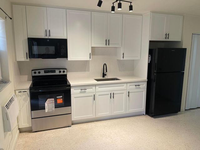 2220 N 19th Avenue 6, Hollywood, FL 33020
