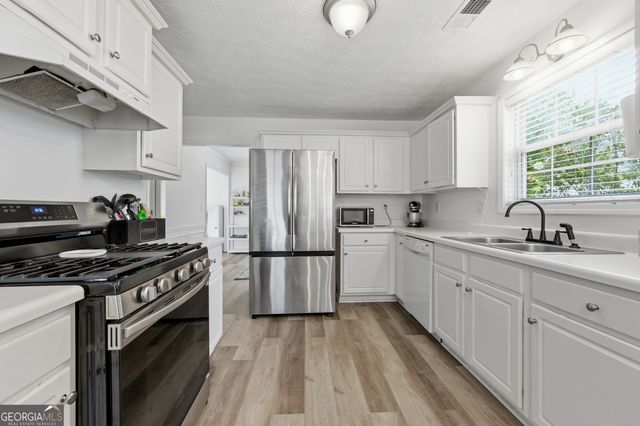 2800 General Lee Way, Buford, GA 30519